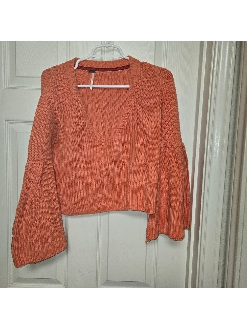 Free People Damsel Bell Sleeve Cropped Sweater Coral Small Boho - Picture 7 of 10